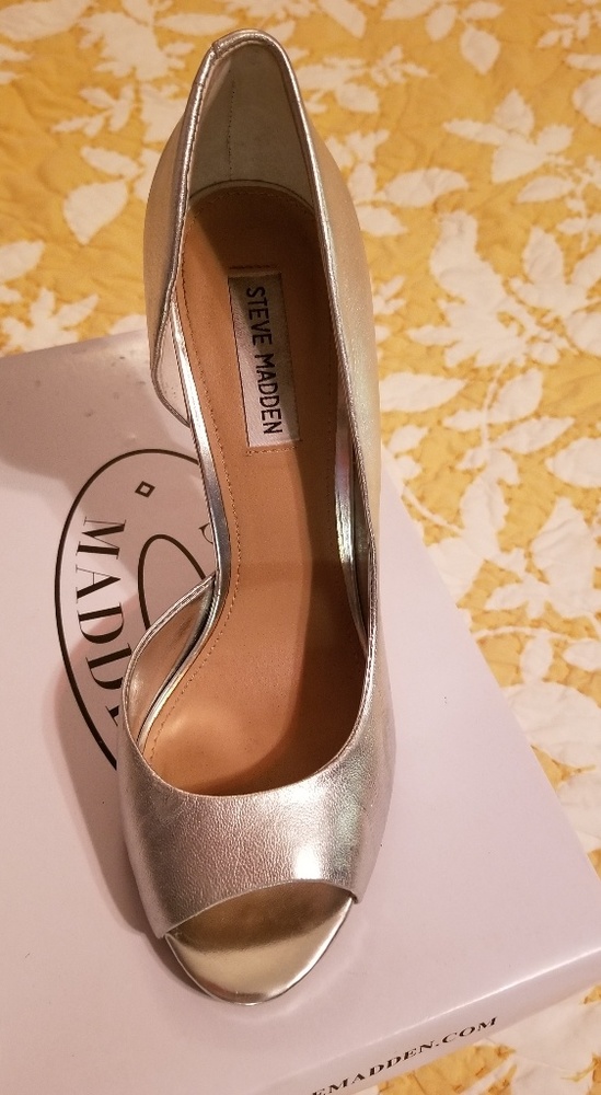 STEVE MADDEN RACHAEL PEEP-TOE SILVER HEELS Sz 10M